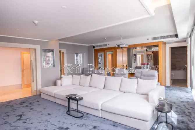 Rare Unique Sky High Luxurious 5 Bedroom Penthouse in Dubai Marina