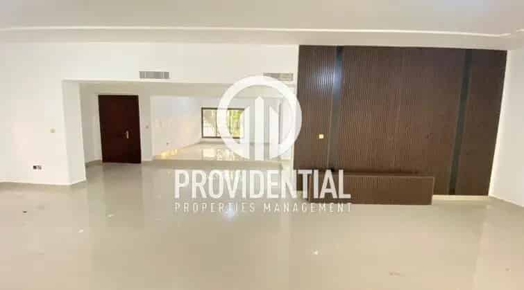 Rent 4 Bedroom Villa in Al Khalidiyah with Garden and Balcony