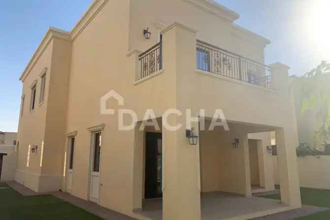 5 Bed Villa To Rent in Lila