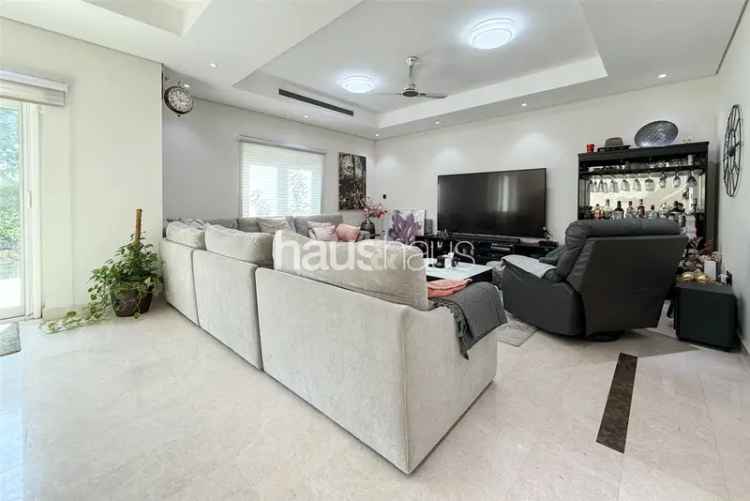 3 Bedroom Townhouse For Sale