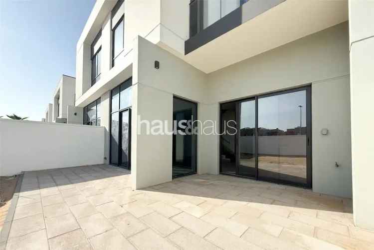 3 Bedroom Townhouse For Sale
