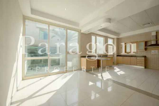 5 Bed Villa To Rent in Umm Suqeim 2