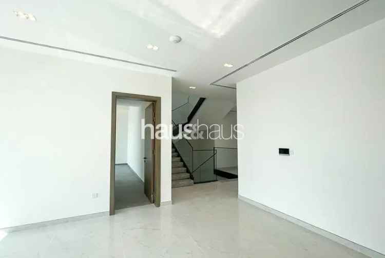 6 Bedroom Villa To Rent