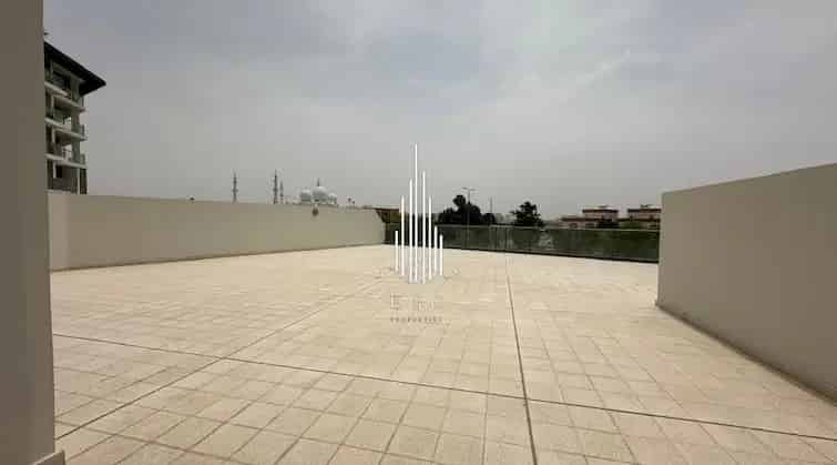 Rent 4 Bedroom Townhouse in Rawdhat Abu Dhabi with City and Mosque Views