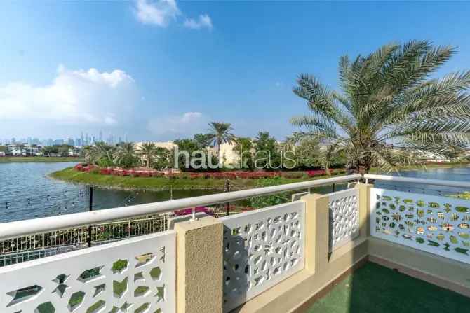 6 Bed Villa For Sale in Meadows 7
