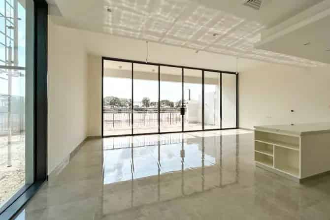 4 Bed Townhouse To Rent in District One