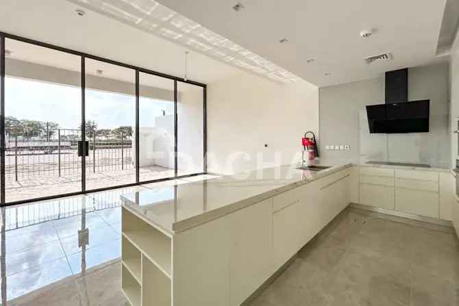 4 Bed Townhouse To Rent in District One