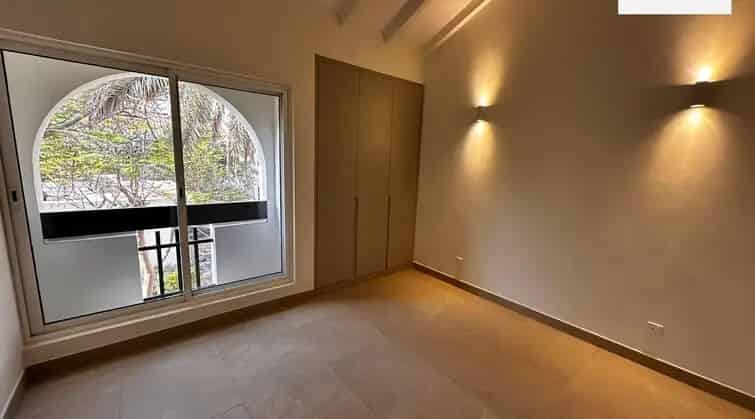 Rent 4 Bedroom Villa in Al Safa Dubai with Garden and Modern Amenities