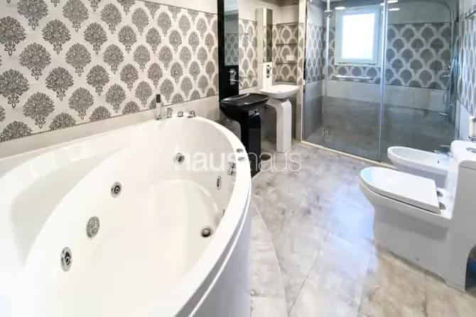 4 Bed Villa To Rent in Zulal 3