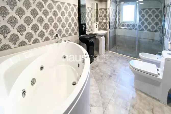 4 Bed Villa To Rent in Zulal 3