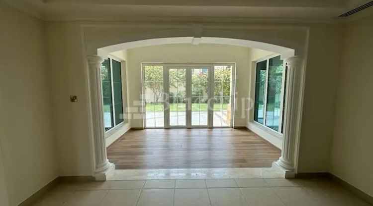 3 Bedroom 3063 Sq.Ft. Villa for Rent in Legacy, Jumeirah Park, Dubai