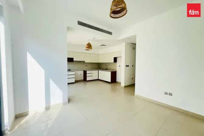 3 Bed Townhouse To Rent in Camelia 2