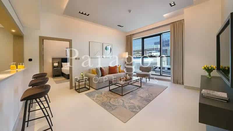 Vacant Now Large Layout Multiple Cheques