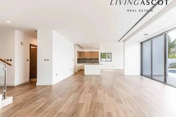 5 Bed Villa For Sale in Sidra 1
