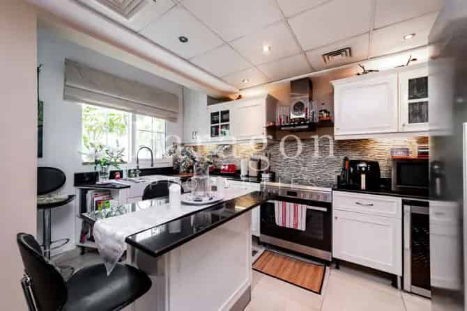 3 Bed Townhouse To Rent in Al Reem 1