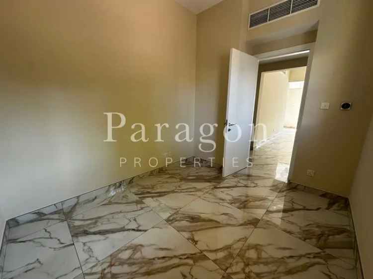 Vacant Soon Fully Upgraded Close to pool