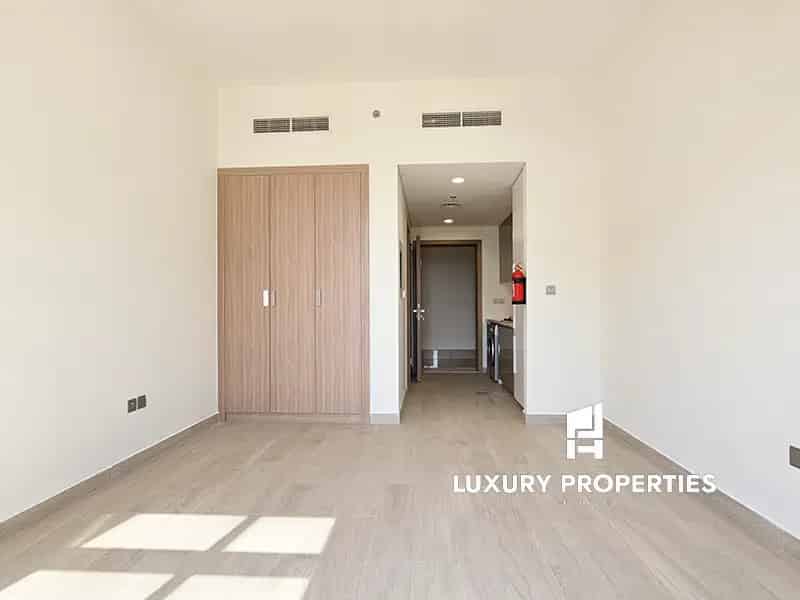 High floor Luxurious facilities Brand New