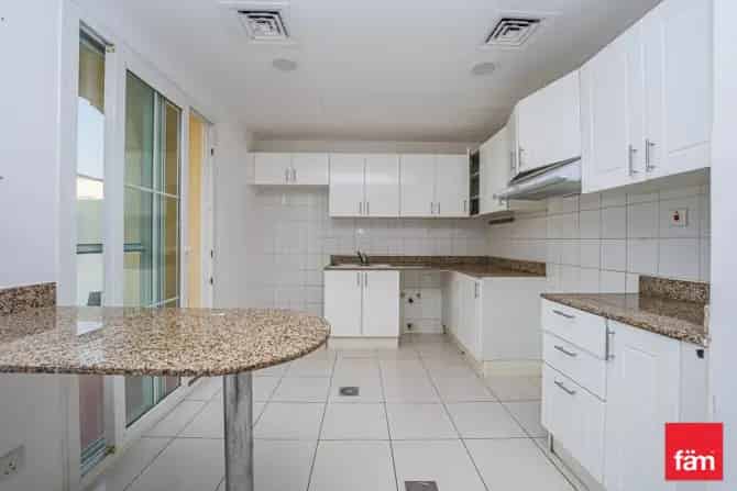 3 Bed Townhouse To Rent in Springs 11
