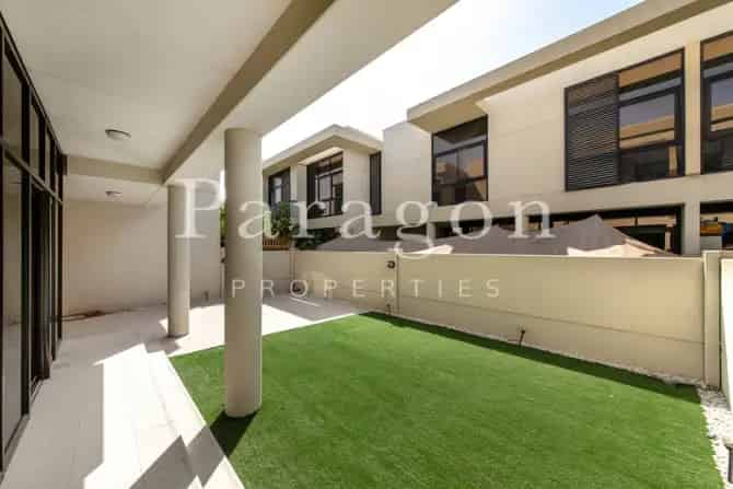3 Bed Villa For Sale in Topanga