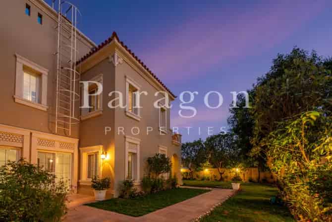 5 Bed Villa To Rent in Alvorada 1