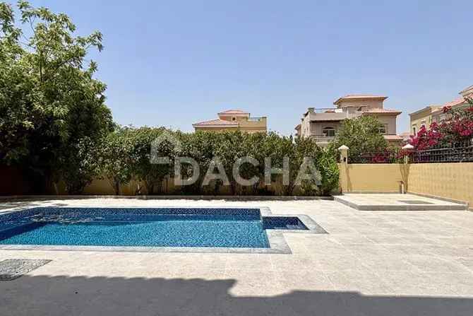 5 Bed Villa To Rent in The Centro