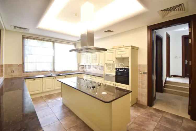 6 Bedroom Villa To Rent