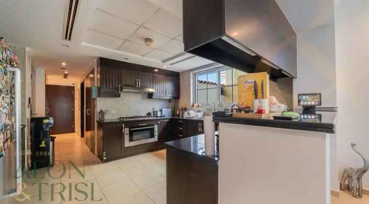 Rent Exquisite 3 Bedroom Villa in Jumeirah Park Dubai with Garden