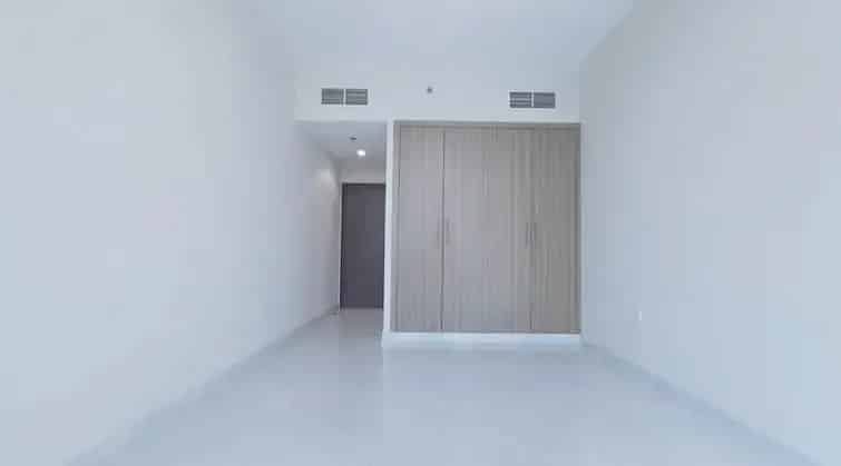 Rent 2 Bedroom Apartment in Al Jaddaf with Metro Access and Amenities