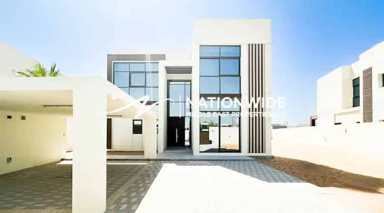 Rent 4 Bedroom Villa in Al Jubail Island with Community Amenities