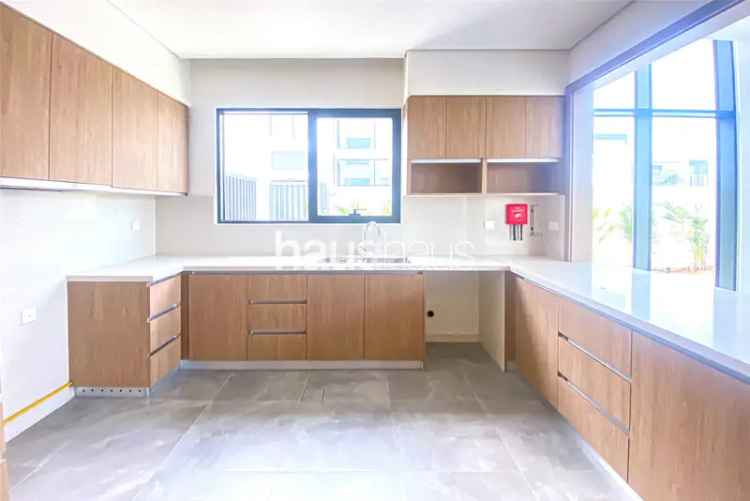 4 Bedroom Villa To Rent