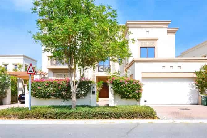 6 Bed Villa For Sale in Yasmin