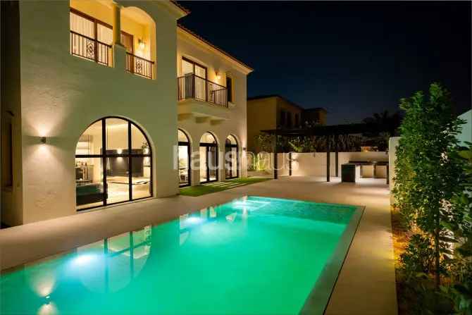 6 Bed Villa For Sale in Aseel