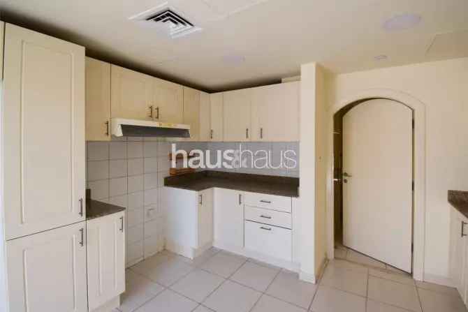 3 Bed Townhouse For Sale in Springs 3