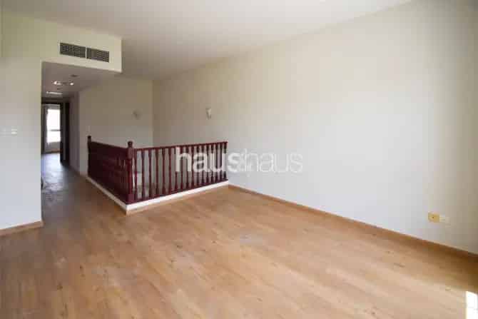 4 Bed Villa To Rent in Al Reem 1