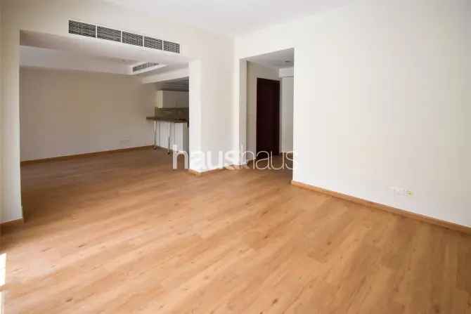 4 Bed Villa To Rent in Al Reem 1