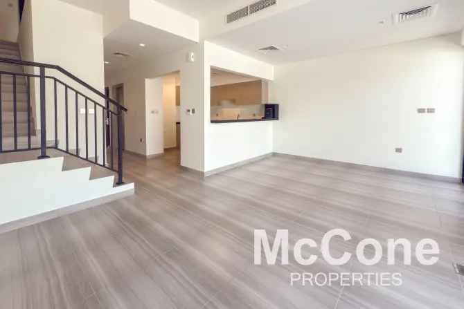 4 Bed Villa To Rent in Rochester