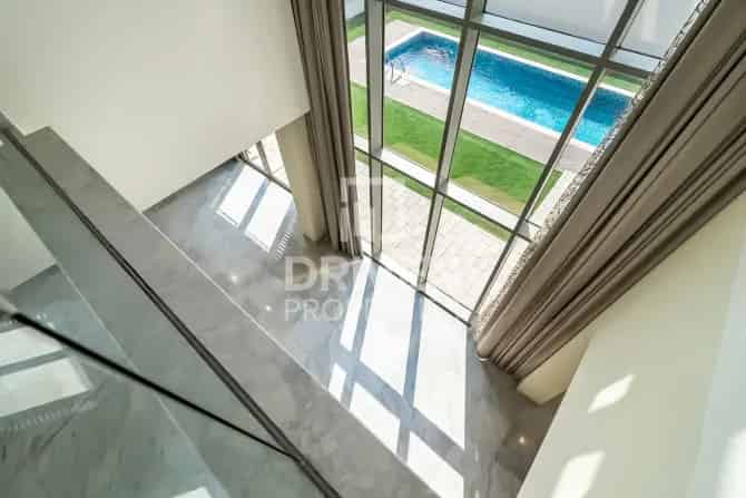4 Bed Villa To Rent in District One