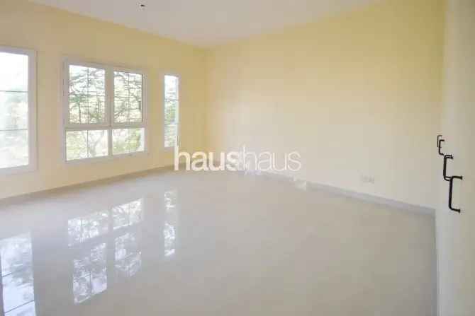 3 Bed Villa To Rent in Springs 11
