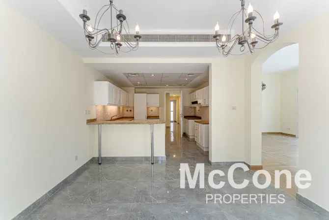 5 Bed Villa To Rent in Al Reem 3