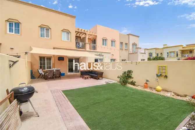2 Bed Townhouse For Sale in Springs 3