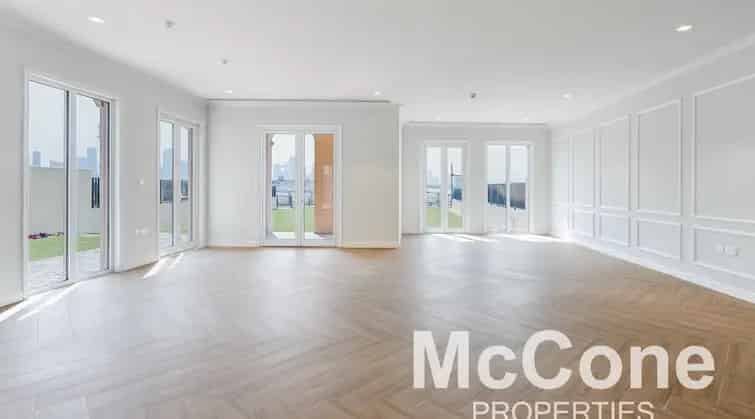5 Bedroom 7240 Sq.Ft. Townhouse for Rent in Jumeirah Beach Residence (JBR), Dubai