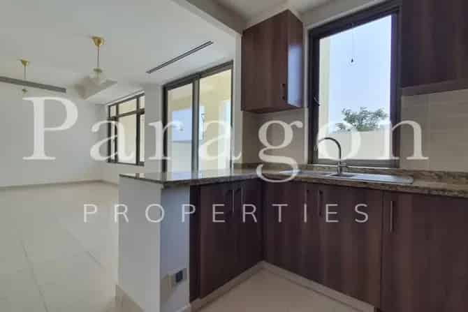 4 Bed Townhouse For Sale in Mira Oasis 3