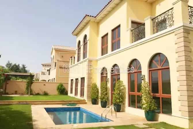 6 Bed Villa For Sale in Orange Lake
