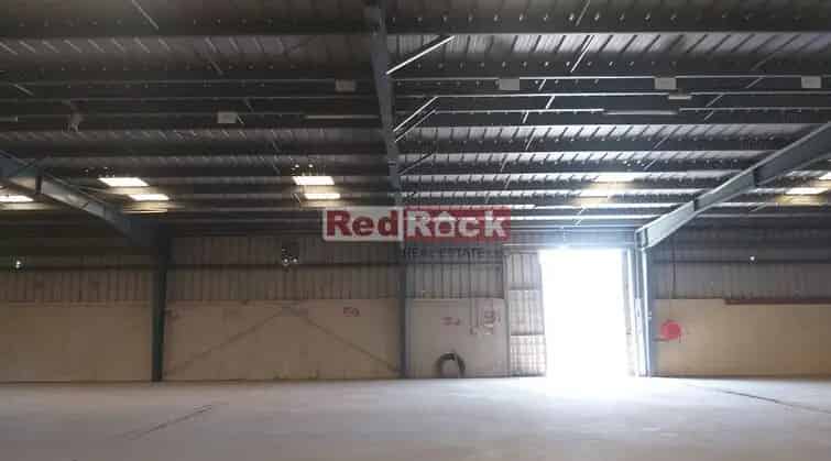 Warehouse for Rent in Ras Al Khor Industrial 2 Dubai with Office Amenities