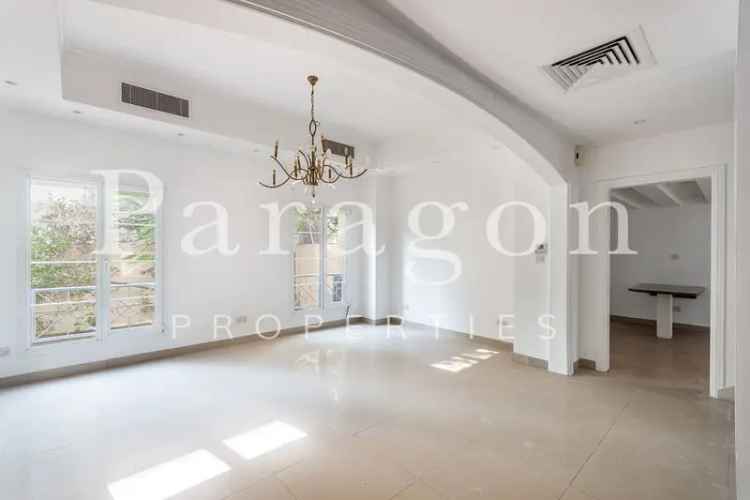 Buy Villa in Meadows 1 with Private Pool and Garden