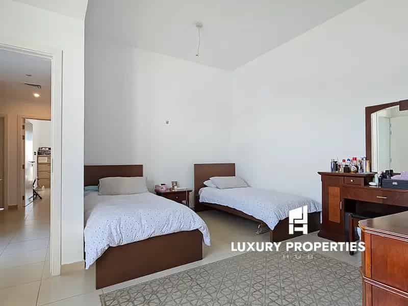 Spacious Fully Furnished Ready To Move