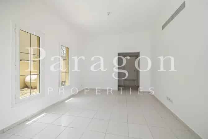 3 Bed Villa For Sale in Springs 1