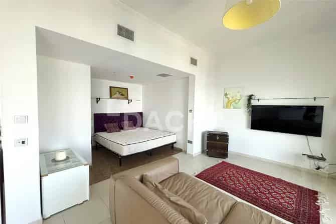 Studio Apartment For Sale in Cayan Tower