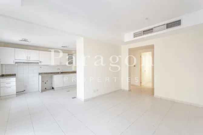 2 Bed Villa For Sale in Springs 11