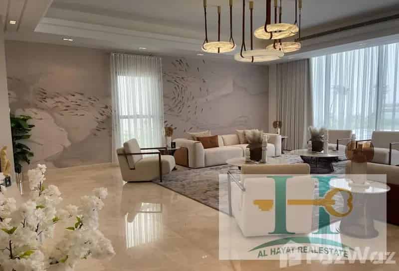 5 Bedroom Villa for sale at Golf Community